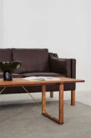 Billede af Fredericia Furniture 5367 BM67 Sofabord 140x55 cm - Olieret Valnød/Messing