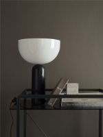 Billede af New Works Kizu Table Lamp Ø: 30 cm - Black Marble / White Acrylic