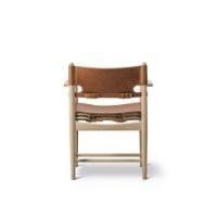 Billede af Fredericia Furniture 3238 Den Spanske Spisebordsstol m. Armlæn SH: 46 cm - Cognac Læder/Sæbebehandlet Eg