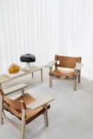 Billede af Fredericia Furniture 2226 Den Spanske Stol af Børge Mogensen SH: 33 cm - Naturfarvet Læder/Sæbebehandlet Eg