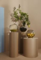 Billede af AYTM Globe Vase Ø: 21 cm - Amber/Gold