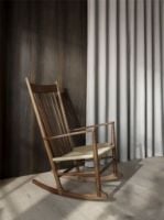 Billede af Fredericia Furniture 16000 J16 Wegner Gyngestol SH: 42 cm - Sortlakeret Eg/Sort Flet