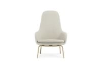 Billede af Normann Copenhagen Era Lounge Chair High Oak SH: 40 cm - Main Line Flax / MLF20 Upminster Sand