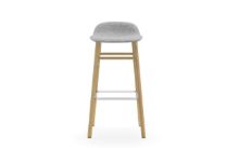 Billede af Normann Copenhagen Form Barstol SH: 75cm - Partner Grey/Eg