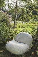 Billede af GUBI Pacha Outdoor Lounge Chair SH: 37 cm - Chenille 008