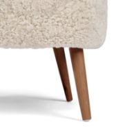 Billede af Natures Collection Emily Lounge Chair in New Zealand Sheepskin B: 60 - Cappuccino/Walnut