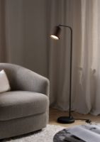 Billede af New Works Material Floor Lamp H: 125 cm - Smoked Oak/Black base