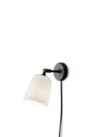 Billede af New Works Material Wall Lamp - White Opal/Black base 