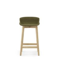Billede af Normann Copenhagen Hyg Barstol Frontpolstret SH: 65 cm - Interfuse/Eg