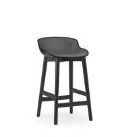 Billede af Normann Copenhagen Hyg Barstol Frontpolstret SH: 65 cm - Sort Læder/Sort Eg