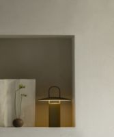 Billede af Audo Copenhagen Ray Table Lamp Portable H: 23,5 cm - Dusty Green