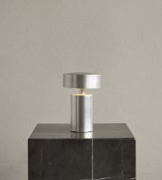 Billede af Audo Copenhagen Column Table Lamp Portable Ø: 12 cm - Aluminium