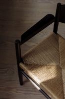 Billede af Mater Nestor Sidechair Armrest SH: 44 cm - Black Beech/Natural Paper Cord Seat 