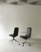 Billede af Normann Copenhagen Off Chair Lav m. Hjul H: 100,8 cm - Aluminium/Ultra Leather Black
