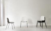 Billede af Normann Copenhagen Form Stol Stabelbar SH: 44,2 cm - Sort/Sort