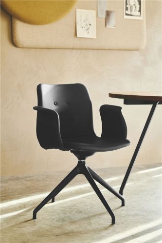 Bent Hansen Primum Dynamic Armchair SH: 46 cm - Black Powder Coated Steel/Zenso 2 Cognac Leather 223