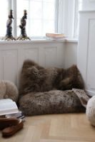 Billede af Natures Collection Maxi Float Cushion New Zealand Sheepskin Long Wool Double Side 90x90 cm - Taupe