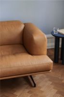 Billede af &Tradition Inland AV23 3 Seater Sofa SH: 40 cm - Noble Cognac Leather