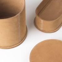 Billede af Kristina Dam Studio Stitched Leather Box S - Caramel Læder