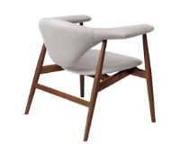 Billede af GUBI Masculo Lounge Chair Fully Upholstered SH: 35 cm - Smoked Oak/Grey