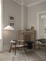 Billede af GUBI Masculo Lounge Chair Fully Upholstered SH: 35 cm - Smoked Oak/Grey