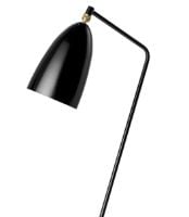 Billede af GUBI Gräshoppa Floor Lamp H: 125 cm - Black Glossy