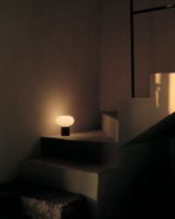 Billede af New Works Karl-Johan Portable Table Lamp H: 18 cm - Cold Black