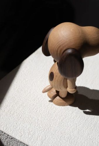 Boyhood Peanuts X Snoopy Small H: 14 cm - Oak / Smoked Stained Oak
