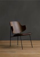 Billede af Audo Copenhagen The Penguin Lounge Chair  SH: 42 cm - Natural Oak/Leather Black