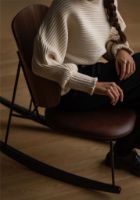 Billede af Audo Copenhagen The Penguin Rocking Chair SH: 42 cm - Natural Oak/Leather Brown