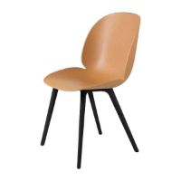 Billede af GUBI Beetle Dining Chair Plastic Chair SH: 45 cm - Amber Brown / Black
