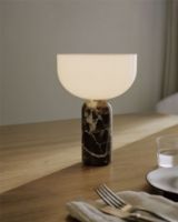 Billede af New Works Kizu Portable Table Lamp Ø: 18 cm - Rosse Levanto Marble/White Acrylic