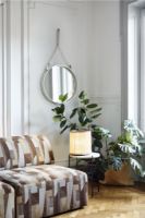 Billede af GUBI Model 597 Table Lamp H: 29 cm - Polished Aluminium/Cream Fringe