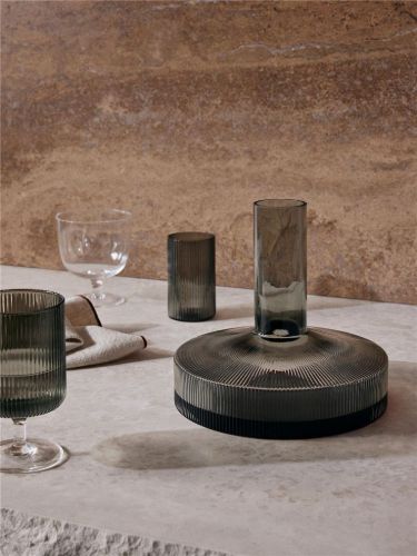 Ferm Living Ripple Wine Carafe 1,1 L - Smoked Grey 
