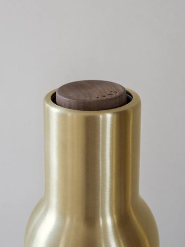Audo Copenhagen Bottle Grinder 2-pack H: 20,5 cm - Brushed Brass/Walnut