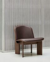 Billede af HAY Chisel Lounge Chair Polstret SH: 39 cm - Lacquered Walnut/Sense Leather Dark Brown