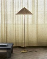 Billede af GUBI 9602 Floor Lamp H: 153,5 cm - Brass/Bamboo
