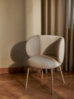 Billede af Ferm Living Rico Dining Chair Bouclé H: 80 cm - Off-white/Cashmere