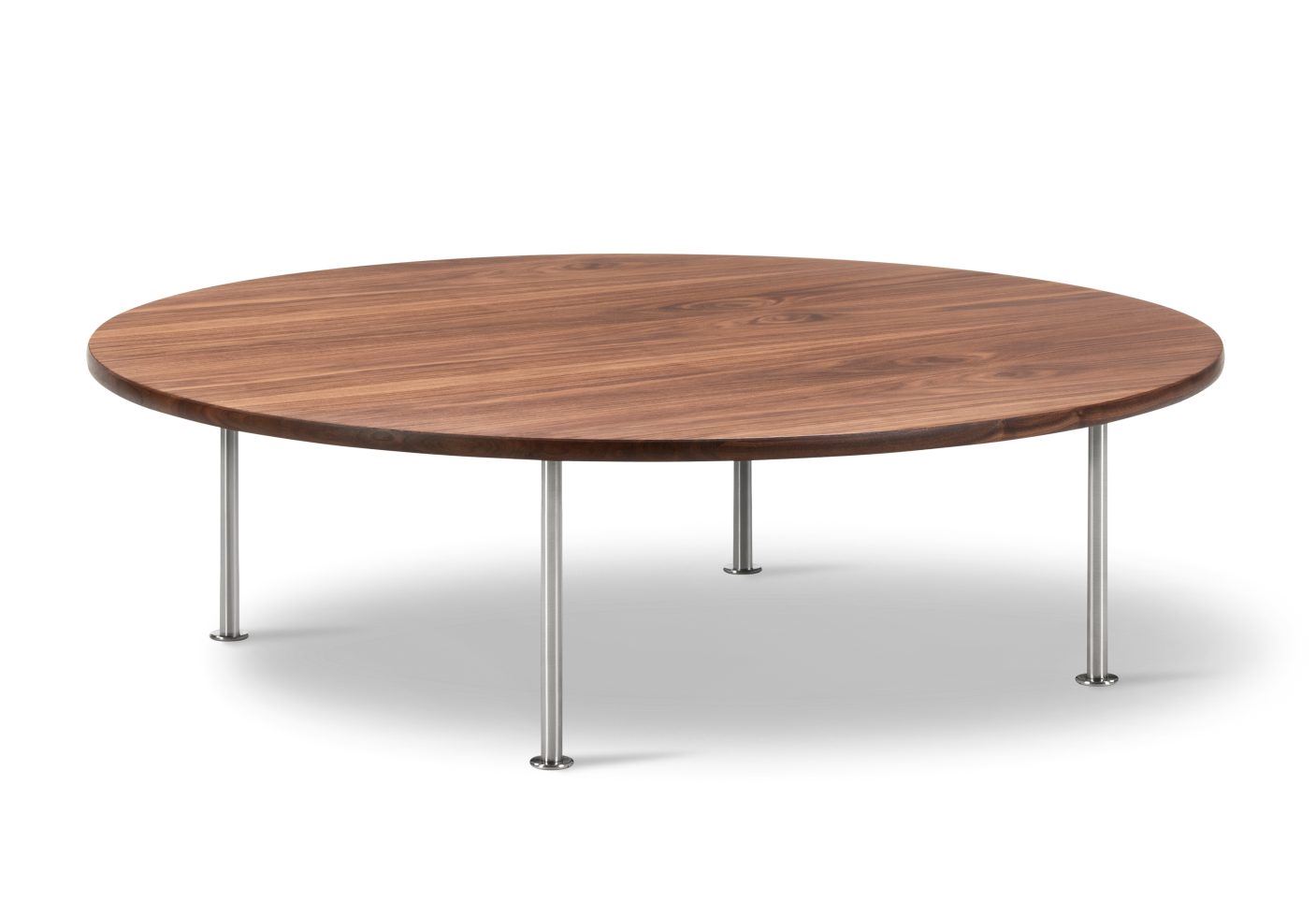 Billede af Fredericia Furniture Wegner Ox Table Ø: 120 cm H: 35 cm - Stål/Olieret Valnød