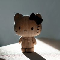 Billede af Boyhood Hello Kitty H: 13 cm - Oak
