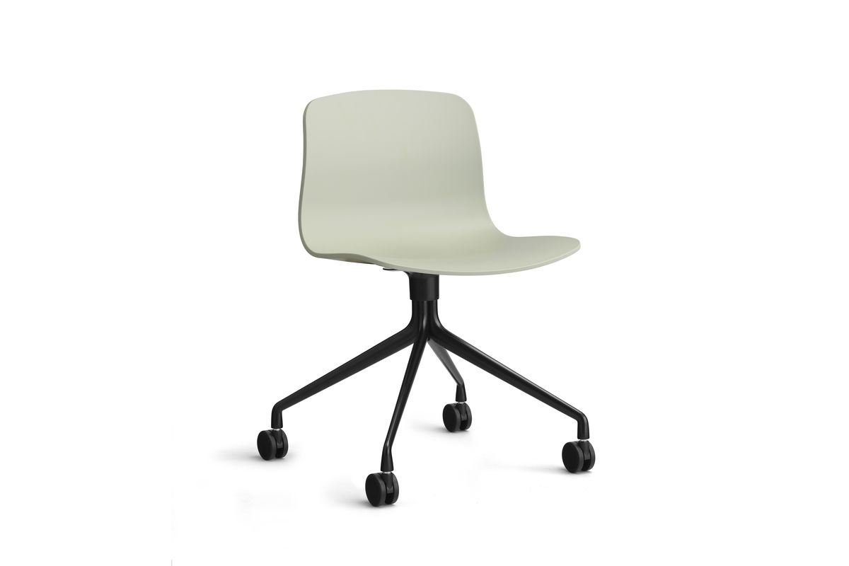 Billede af HAY AAC 14 About A Chair SH: 46 cm - Black Powder Coated Aluminium/Pastel Green