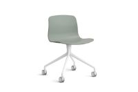 Billede af HAY AAC 14 About A Chair SH: 46 cm - White Powder Coated Aluminium/Fall Green