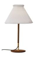 Billede af Le Klint LK80 Table Lamp - Smoked Oak/Brass Fitting