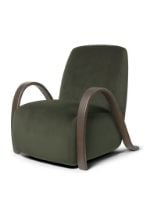 Billede af Ferm Living Buur Lounge Chair Rich Velvet H: 87 cm - Pine FORUDBESTIL: slut oktober 2023