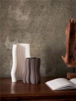 Billede af Ferm Living Moire Vase Small H: 20 cm - Anthracite