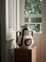 Billede af Ferm Living Trace Vase H: 37,5 cm - Off-White