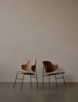 Billede af Audo CopenhagenThe Penguin Dining Chair SH: 47 cm - Walnut/Re-Wool Beige 0218