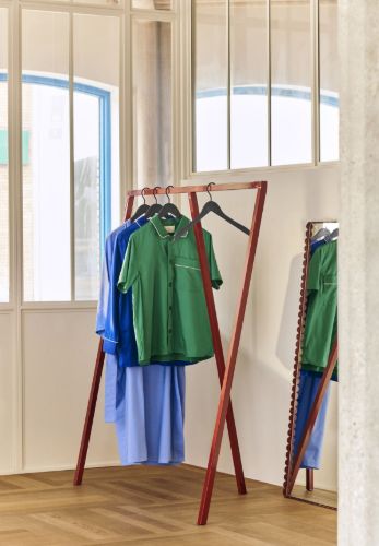 UDGÅR med lager HAY Loop Stand Wardrobe 130 x 60 x 150 cm - Red