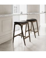Billede af Sibast Furniture No 7 Barstol Lav H: 65 cm - Eg Natur Olie/Sort Læder 