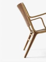 Billede af &Tradition Ax HM11 Lounge Chair SH: 39,9 cm - Lacquered Oak/Walnut